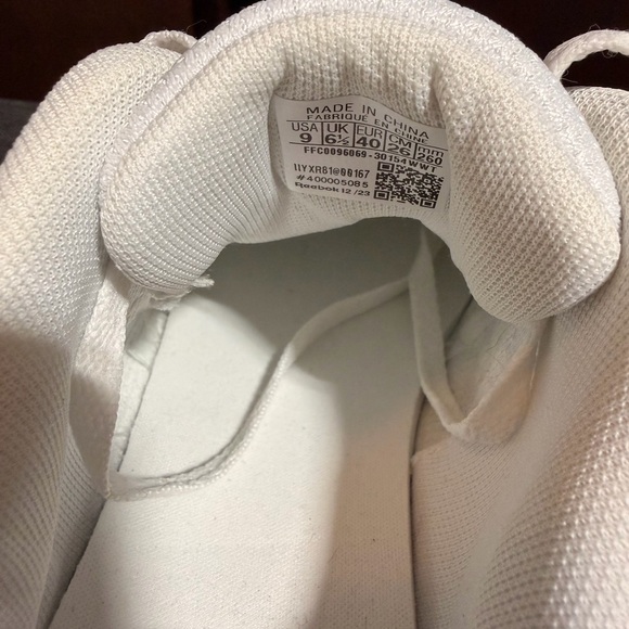 Sale🔥 Reebok White and Beige Low-Top Sneakers - Picture 5 of 10